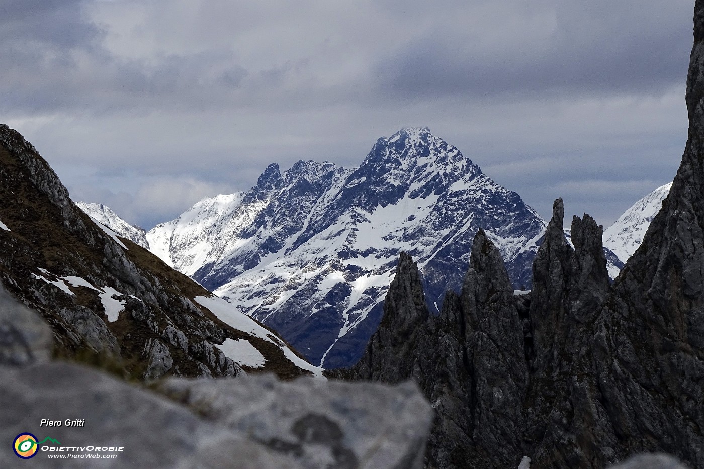 42 Le Quattro Matte con vista in Pizzo e Dente di Coca.JPG -                                